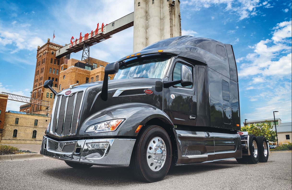 Peterbilt — наша надійна техніка для перевезення великогабаритних вантажів